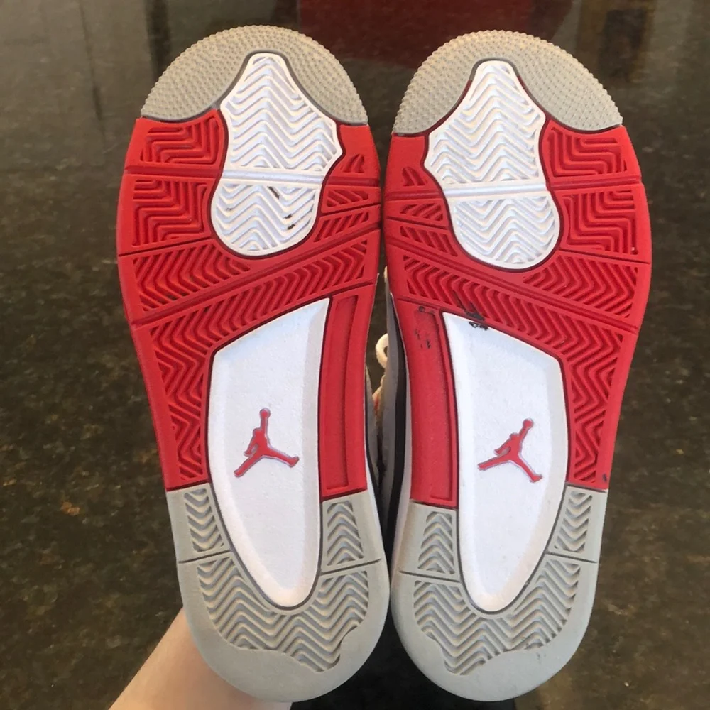 Air Jordan 4 “Retro Fire Red” size 3Y - Picture 9 of 9